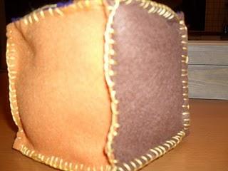 CUBO DEI COLORI IN FELTRO CUBO DEI COLORI IN FELTRO