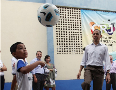 FOTO DEL GIORNO 20 MARZO 2011 : OBAMA NELLE FAVELAS