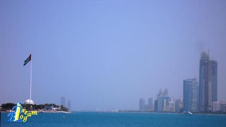 La mia escursione. Dal deserto alla città del futuro, oggi la più ricca del pianeta: Abu Dhabi.