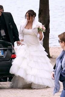 Alessandra Pierelli posa da sposa in uno dei suoi giorni più belli