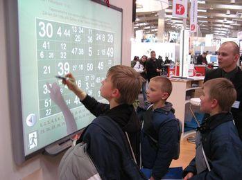 Fonte: http://en.wikipedia.org/wiki/File:Interactive_whiteboard_at_CeBIT_2007.jpg