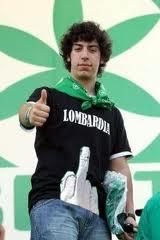 QUESTE FOTO SPIEGANO BENE CHI E’ BOSSI !