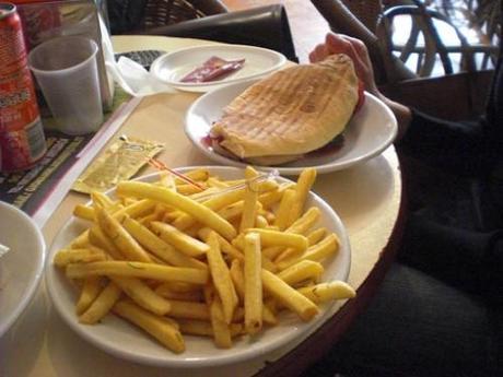 Patatine fritte e panino con bresaola da Di Martino