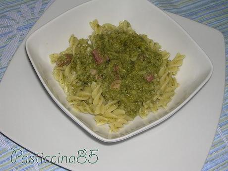 Fusilli in verde con broccoli e pancetta