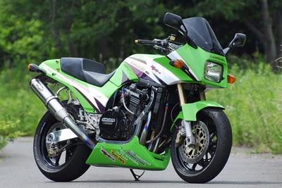 Kawasaki GPZ 900 R by Trading Garage Nakagawa