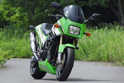 Kawasaki GPZ 900 R by Trading Garage Nakagawa