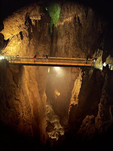 Le grotte di San Canziano, un’esperienza degna dei film di Indiana Jones