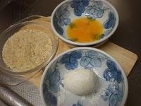 Frittura di uova sode con granella di pistacchio e mandorle