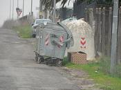 Insegniamo Codice della Strada cassonetti