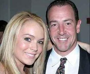Il padre di Lindsay Lohan arrestato per violenza domestica