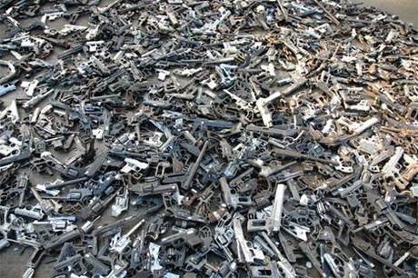 Vanghe per pistole/Spades for guns Vanghe per pistole/Spades for guns