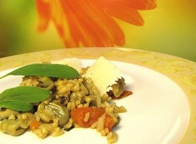 DUE UOVA DI TORTELLINI - RISOTTO DI RISO, MIGLIO E GRANO SARACENO CON FAVE E CIPOLLOTTI - RICE, MILLET AND BUCKWHEAT WITH FAVA BEANS AND SCALLIONS