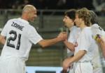 Juve: tifosi Zidane Nedved "....avete impegni domenica?"