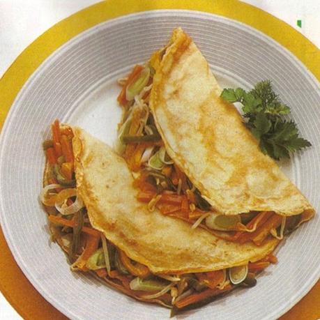 Crêpes vegetariane con germogli di soia.