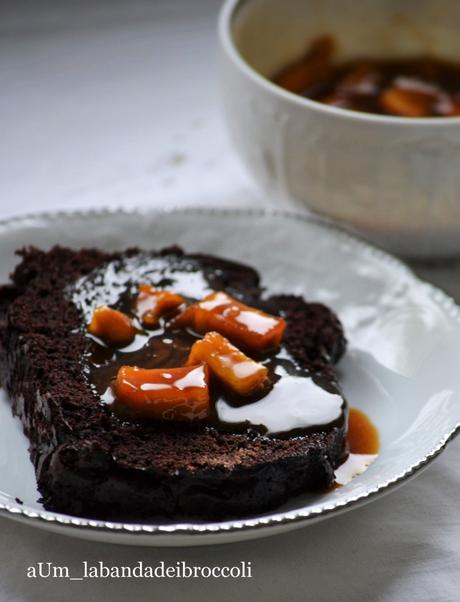 Plumcake al cacao con mele caramellate alla cannella