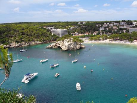 Preparare un viaggio a Minorca con una bambina di due anni