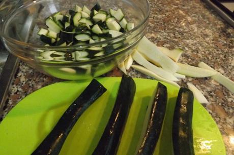 1 taglia a dadoni le zucchine