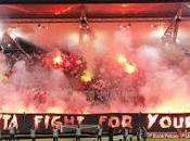 (VIDEO)Legia fans choreo Napoli "You gotta fight your right"