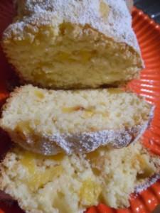 Plumcake allo yogurt e pesche senza glutine