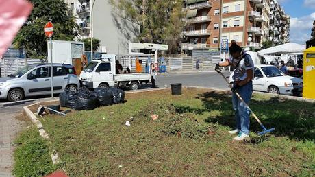 A Roma il verde fa così schifo che i senzatetto si sono messi a pulire i giardinetti. Una storia incredibile da Colli Albani