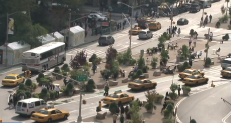 Rudolf Giuliani ha salvato New York. Michael Bloomberg l'ha trasformata in un posto bellissimo. Un video da vedere