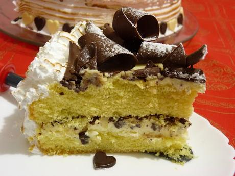 Torta meringata con cioccolato plastico con crema al lemon curd