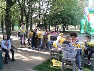 VIGEVANO (pv). Il Parco Parri stamattina pulito dai bambini per sensibilizzarli all’ecologia.