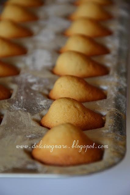 Madeleines al limone e caramello