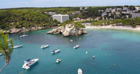 Minorca con una bambina piccola: le spiagge e le escursioni