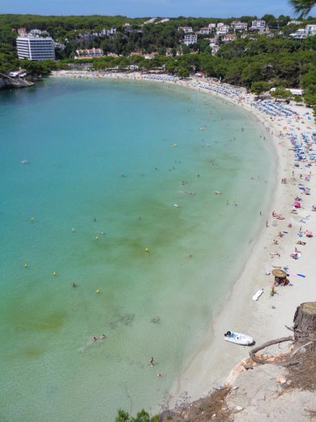 Minorca con una bambina piccola: le spiagge e le escursioni