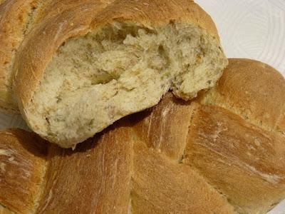 Treccioni di pane fatto in casa, con germe di grano, crusca e mix di semi