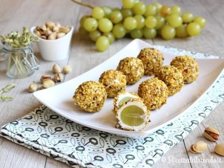 Bocconcini di uva al formaggio