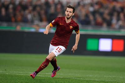 Tre top club tentano Pjanic