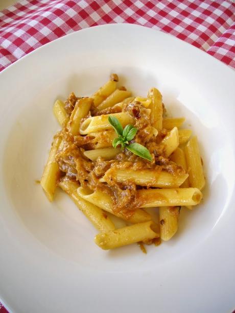 Pasta con zucca, capuliato di pomodori secchi e mentuccia Di Elisabetta Campisi, Valentina Marino, Federica Barbera, Rossella Failla