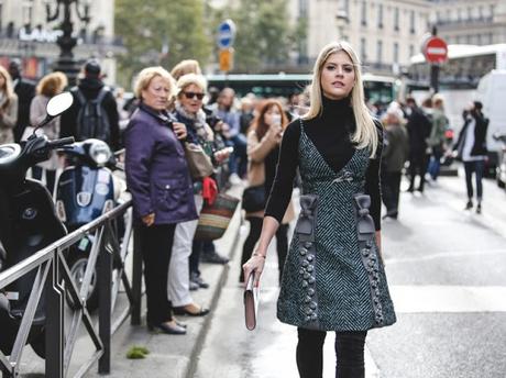 parigi fashion week street style immagini street style parigi fashion week street style settimana della moda perigee mariafelicia magno fashion blogger color block by felym fashion blog italiani fashion blogger italiane blog di moda blogger italiane fashion bloggers italy