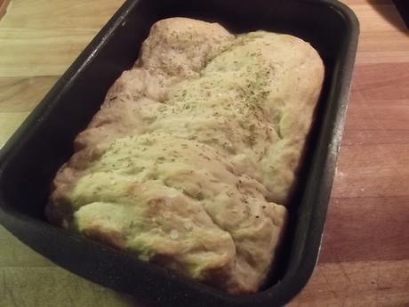 FOCACCIA RIPIENA E AL ROSMARINO