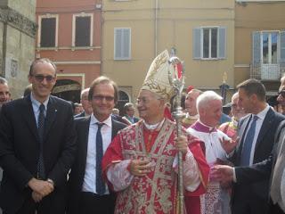 Il pontificale dei cento nomi