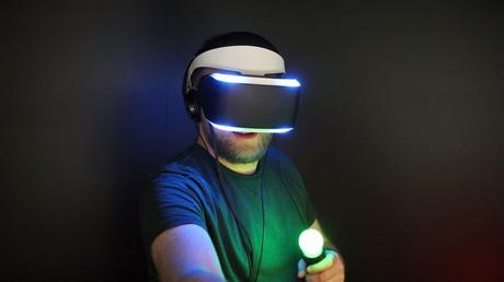 PlayStation VR: Sony spiega perchè lo schermo è migliore rispetto a quelli della concorrenza