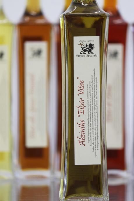 Mistico Speziale, l’azienda italiana che produce assenzio e distillati a chilometro zero