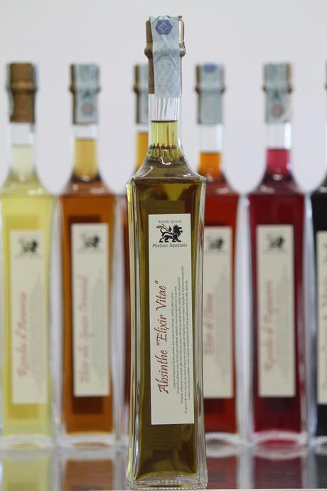 Mistico Speziale, l’azienda italiana che produce assenzio e distillati a chilometro zero