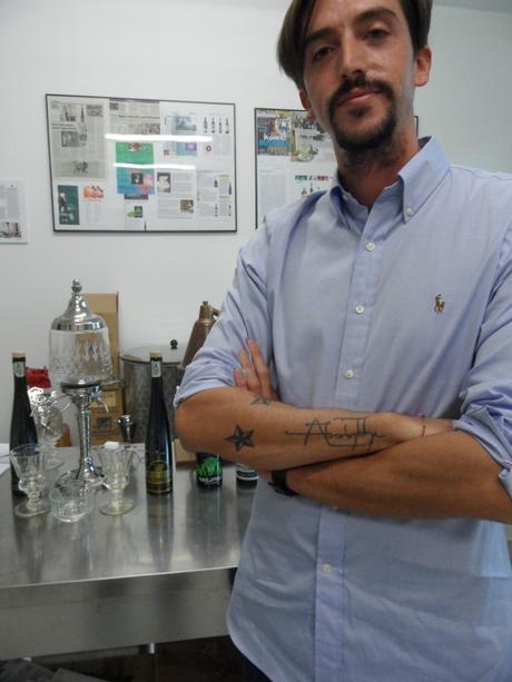 Saverio Denti si è tatuato Absinthe sull'avambraccio