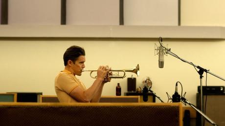 La IFC Films acquista Born to be Blue, biopic su Chet Baker con Ethan Hawke