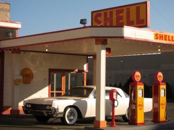 ITALICA NOIR - Il cane sciolto a sei zampe: la controversa storia di Enrico Mattei