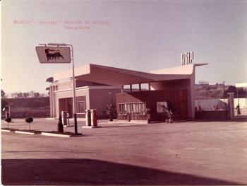 ITALICA NOIR - Il cane sciolto a sei zampe: la controversa storia di Enrico Mattei