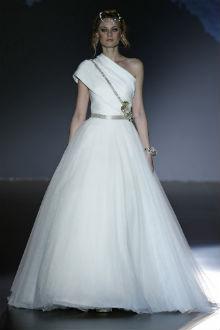 Gli abiti da sposa più belli del 2016 Barcellona fashion bridal week