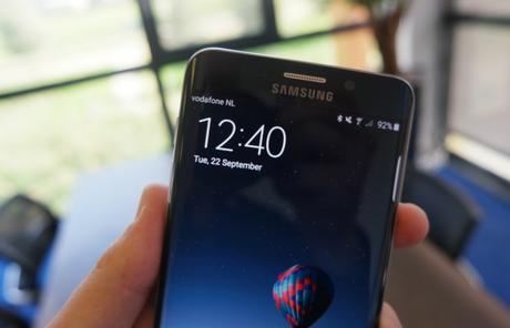 Samsung Galaxy S7 potrebbe avere un unico display curvo