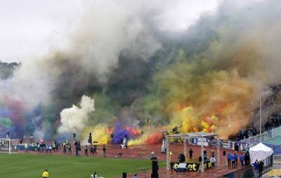 (VIDEO)Levski Sofia with great pyroshow vs. Djurgardens