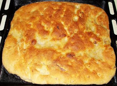 Focaccia con cipolle in agrodolce