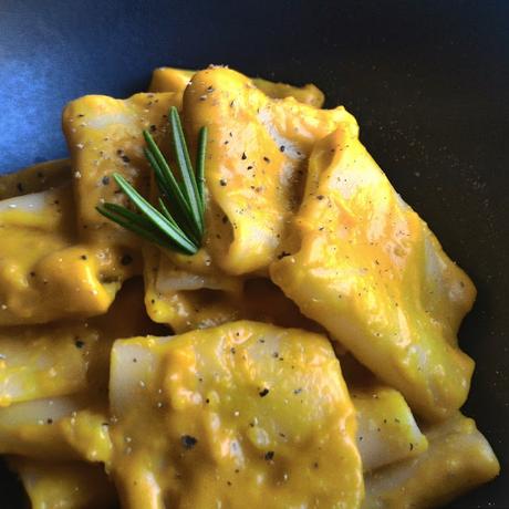 Paccheri alla zucca, rosmarino e taleggio