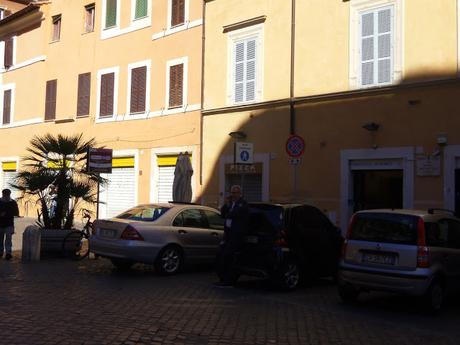 20 foto in una normale passeggiata domenicale. Ecco come è ridotto il centro di Roma. Giubileo?